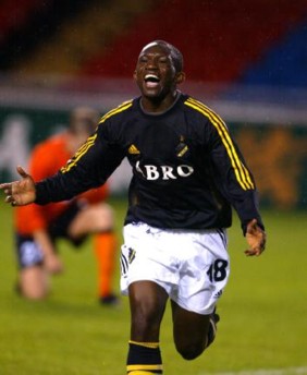 Kwame Quansah har just gjort sin viktigaste insats i AIK-tröjan. 1-0-målet mot isländska Fylkir i UEFA-cupen innebar att AIK gick vidare till nästa omgång.