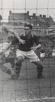 Sunday 6 September 1942, kl 13:30  AIK - Malmö FF 1-2 (1-1)  Råsunda Fotbollstadion, Solna