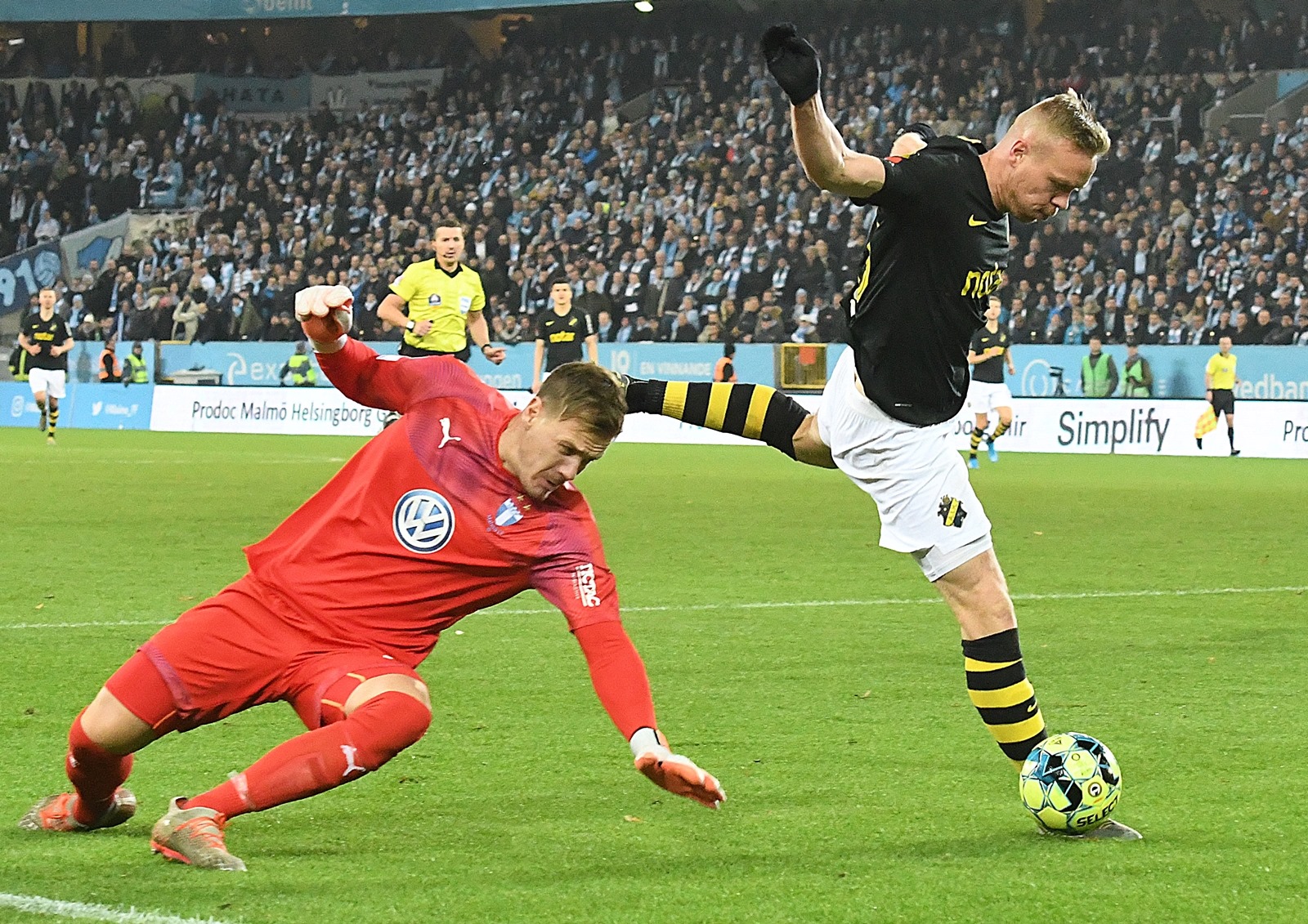 Monday 28 October 2019, kl 19:00  Malmö FF - AIK 2-0 (0-0)  Swedbank Stadion, Malmö
